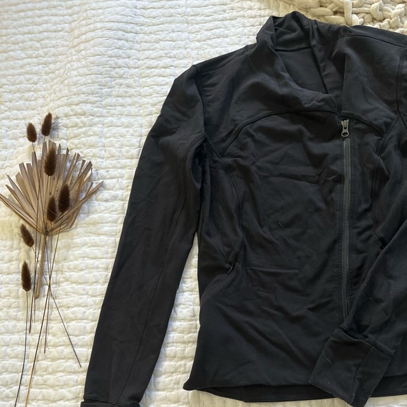 Women’s LULULEMON Activewear Black Jacket Sz S - Picture 4 of 12